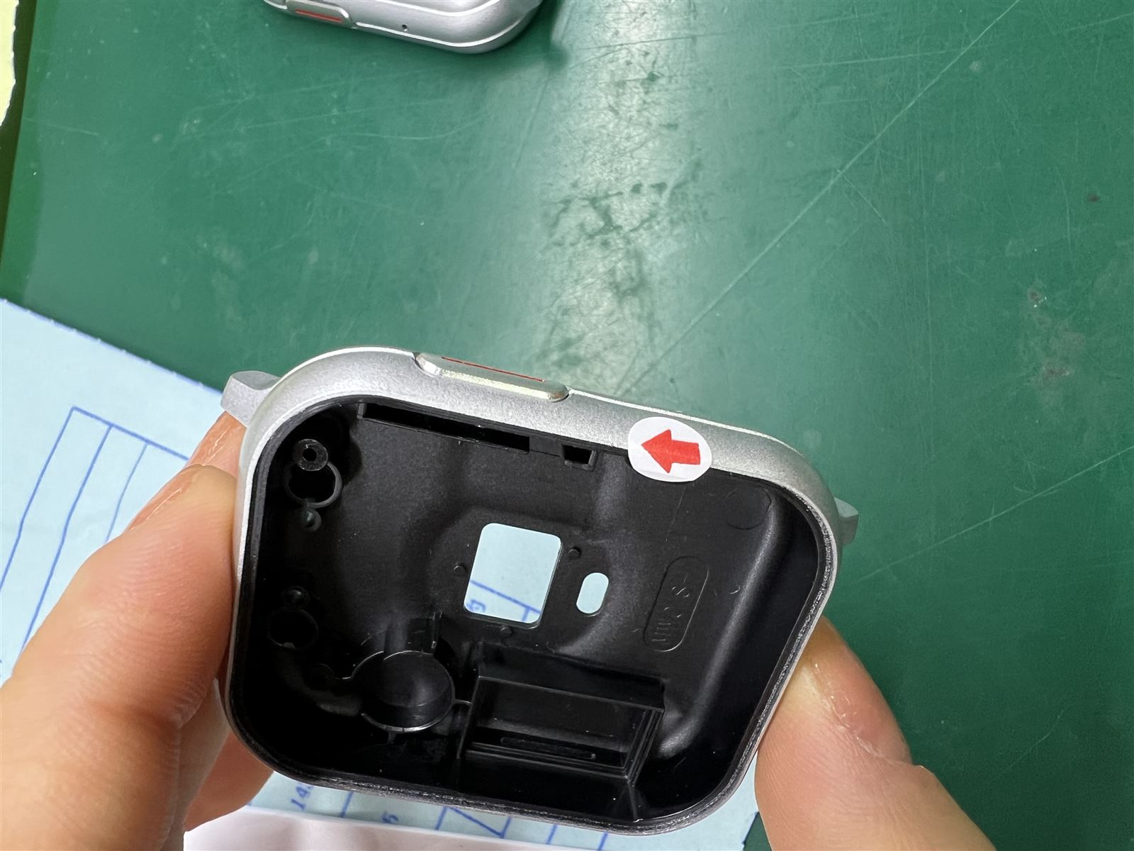 EngraSun factory — appearance inspection of a watch case